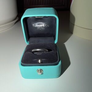Tiffany & Co. platinum classic 2mm ring, women’s size 6.5